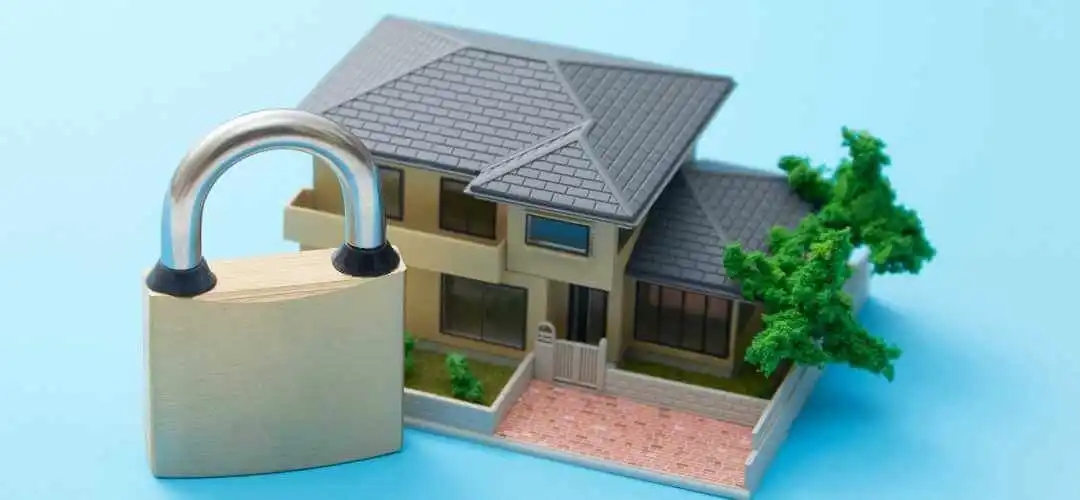Cómo mejorar la seguridad de mi vivienda foto que refleja la importancia de reforzar y mejorar la seguridad de la vivienda