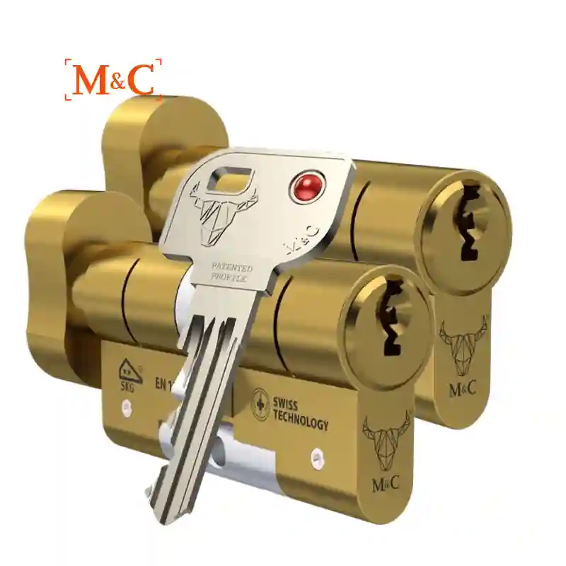 PPack de cilindros M&C MATRIX** con pomo a la misma llave color dorado